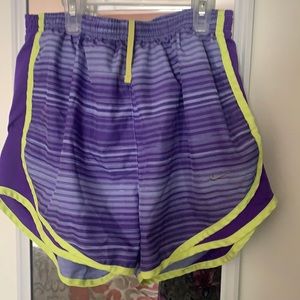 Athletic shorts size S